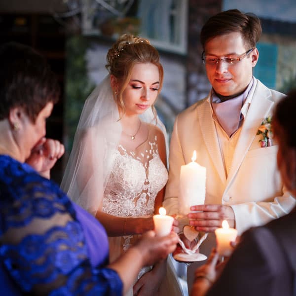 Трогательная церемония зажжения семейного очага молодожёнами на свадьбе в Минске